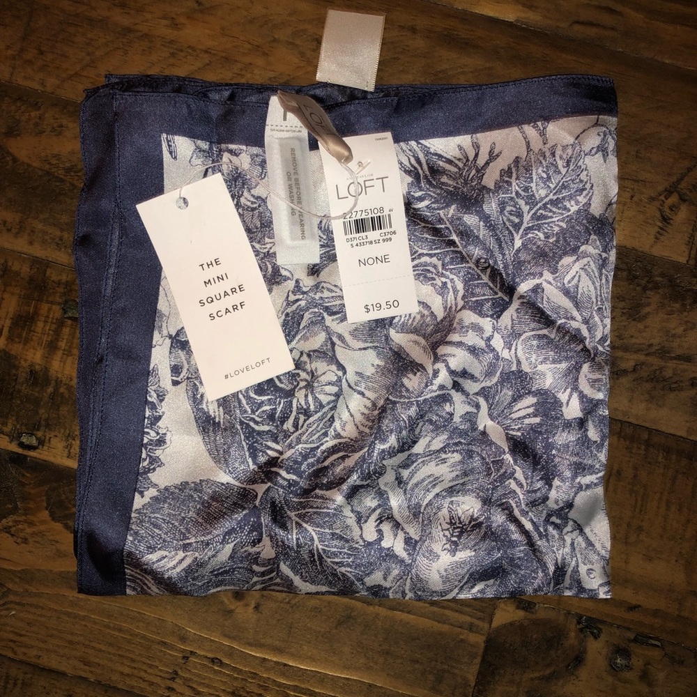 NWT LOFT mini square scarf